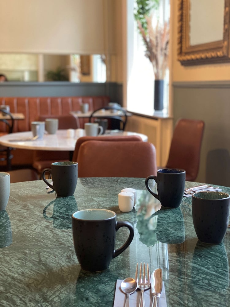 Best Western Plus Hotel Hebron - 1