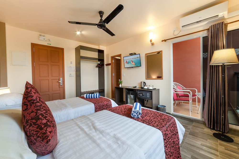 Paguro Beach Inn - 1