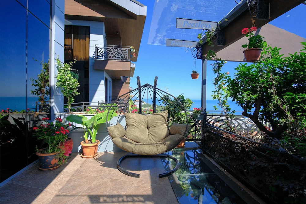 Peerless Villas Hotel - 1