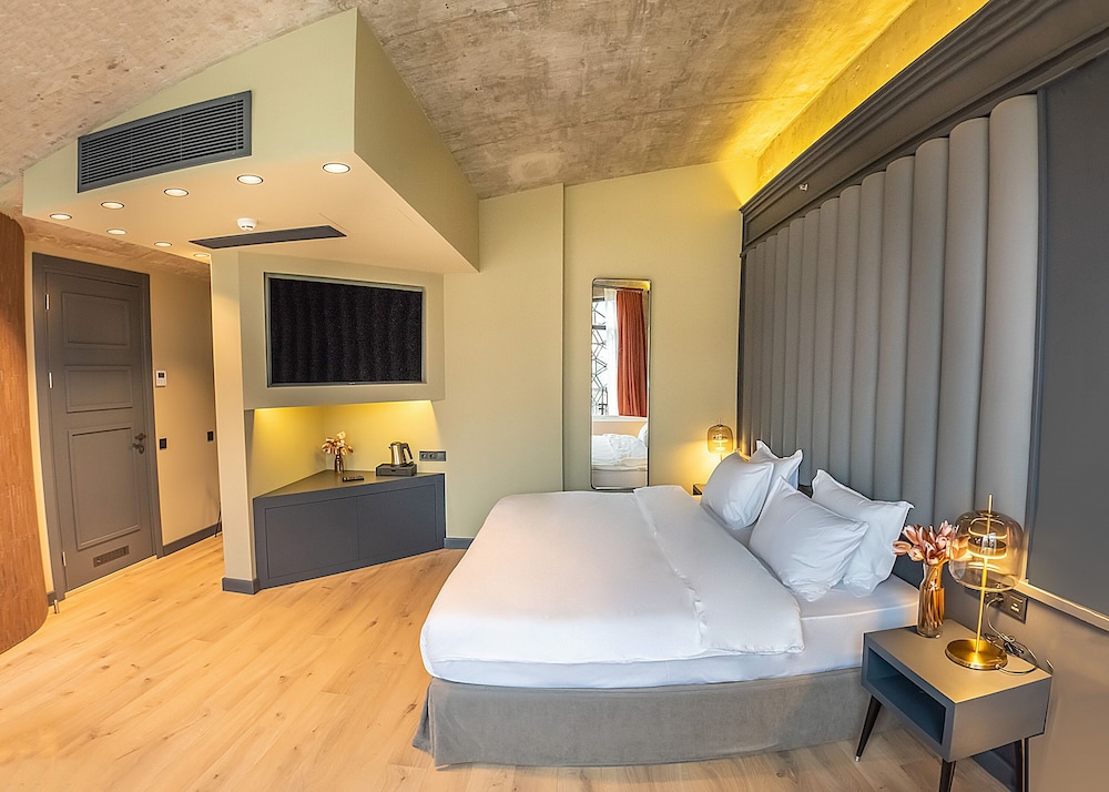 Sandali Metekhi Boutique Hotel - 1