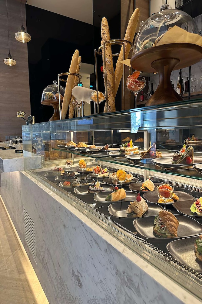 Radisson Blu Hotel, Riyadh Al Sahafa - 1