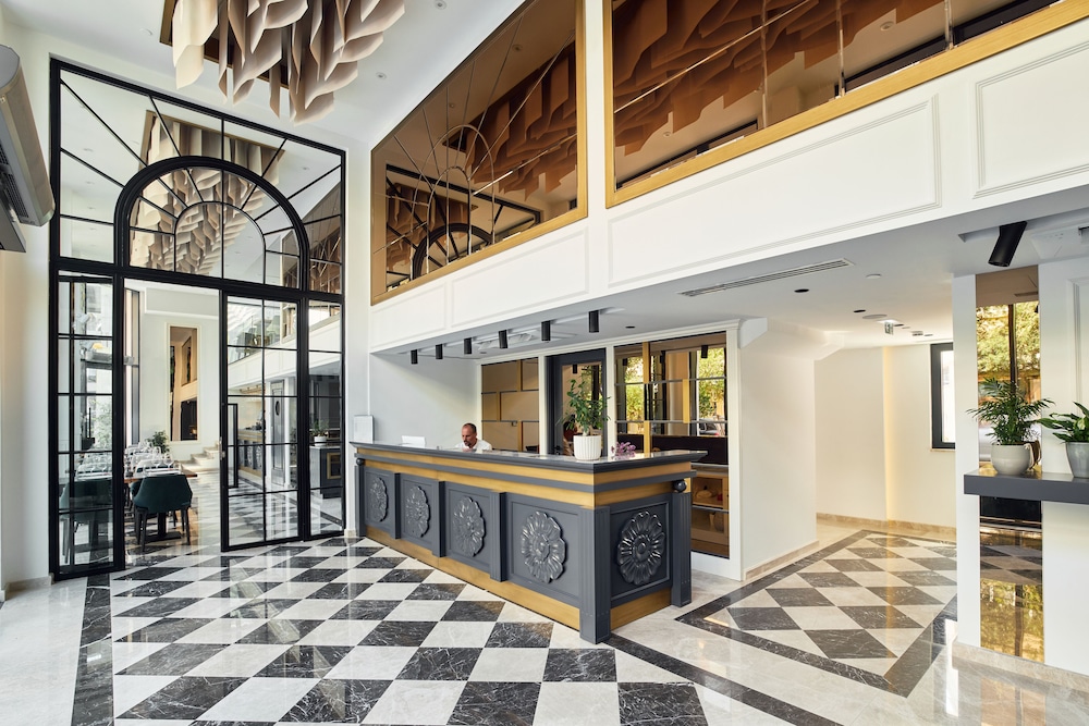La Fleur Boutique Hotel - 1