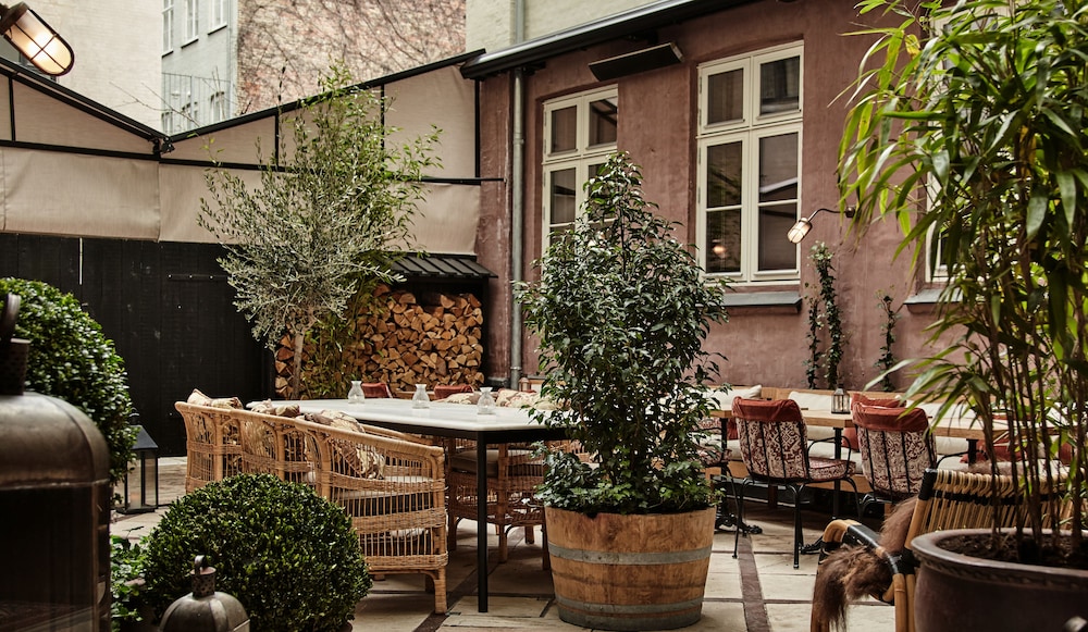 Hotel Sanders - 1