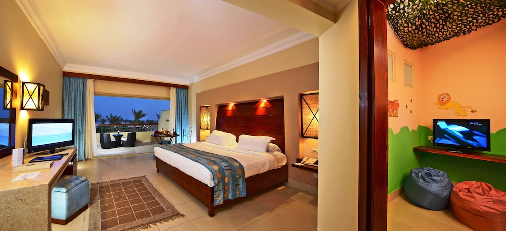 Coral sea Holiday Resort & Aqua park - 1
