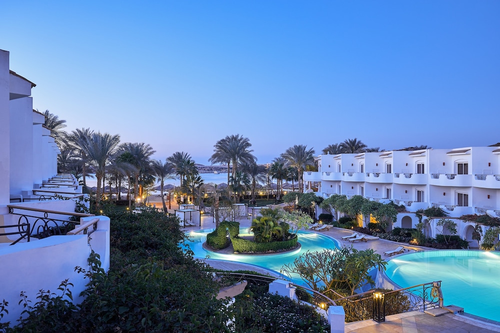 JAZ Elite Palace – Adults Friendly 16 Years Plus - 1