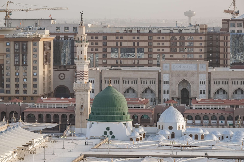 فندق المدينة هيلتون - 1