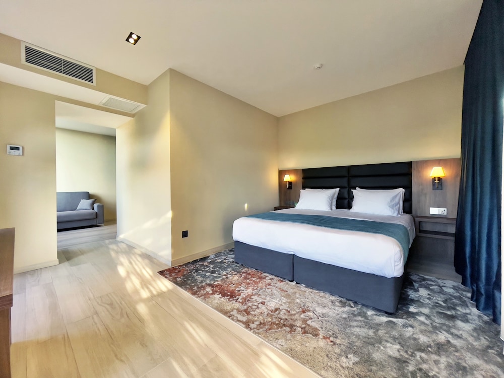 Eleven Inn Tbilisi - 1