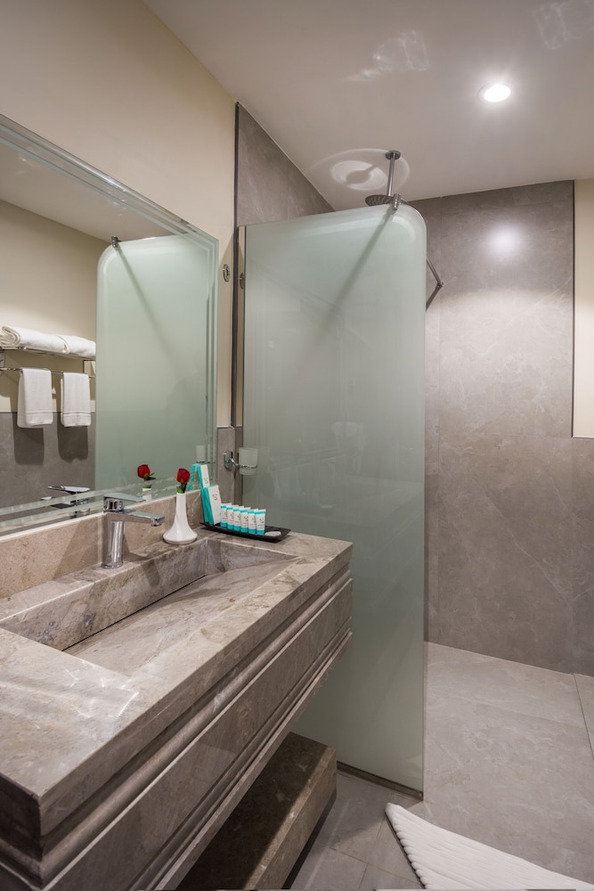 Briseh Hotel Alkhobar - 1