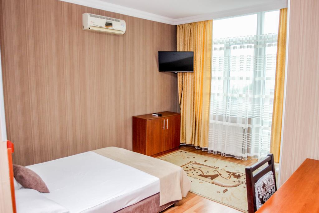 GRAPHIC HOTEL BATUMI - 1