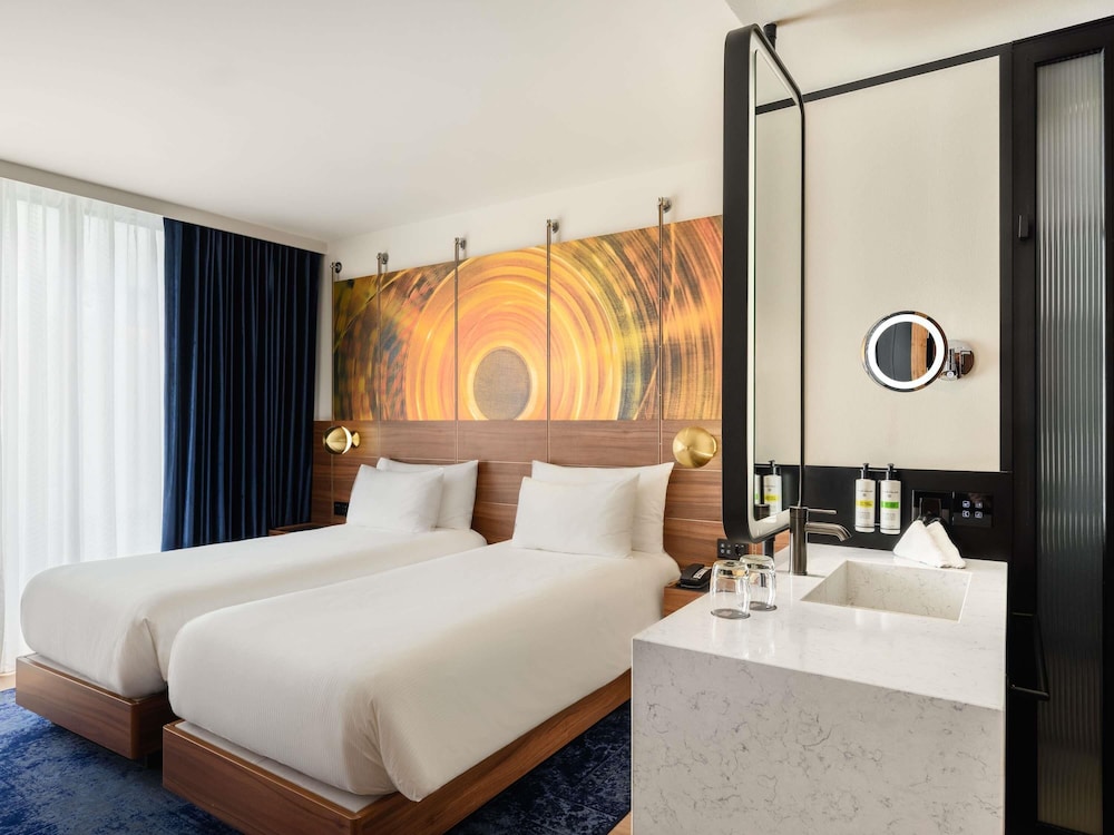 Pullman Budapest - 1