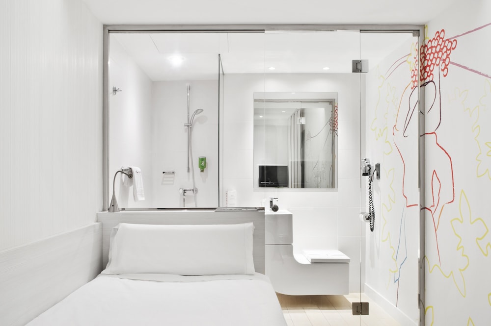 Hotel ibis Styles Madrid Prado - 1