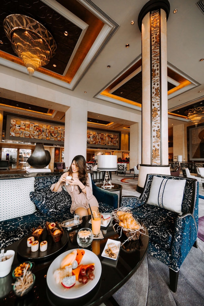 Shangri-La Bangkok - 1