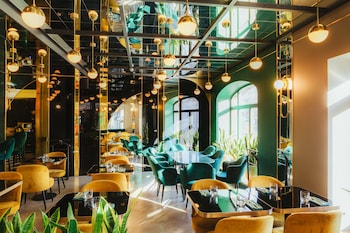 هارتويل هوتيل - 1