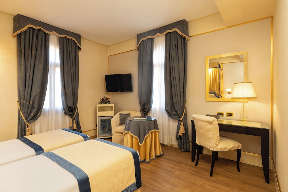 Hotel A LA Commedia - 1
