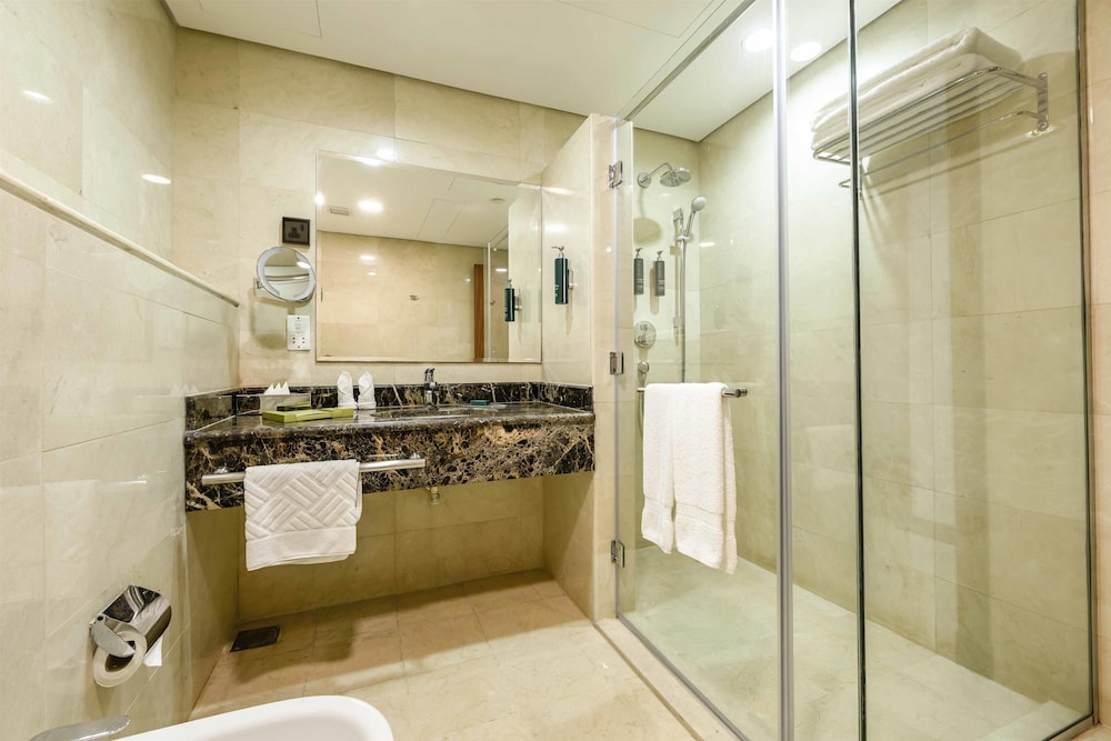 DoubleTree by Hilton Jeddah Al Andalus Mall - 1