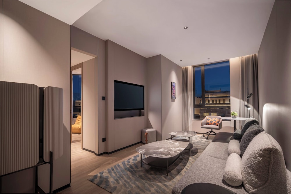 Holiday Inn Express Shanghai On The Bund by IHG - 1