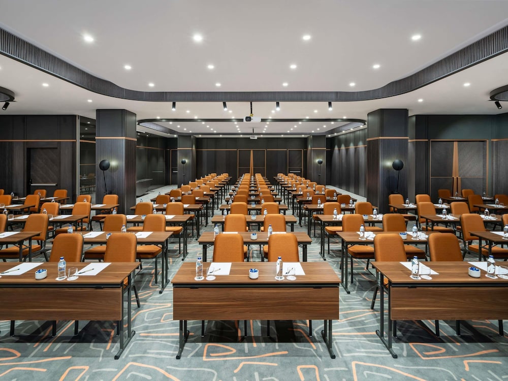 Mövenpick Hotel Istanbul Marmara Sea - 1