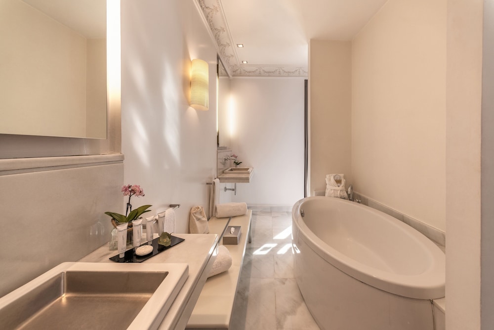Hospes Puerta de Alcalá, a Member of Design Hotels - 1