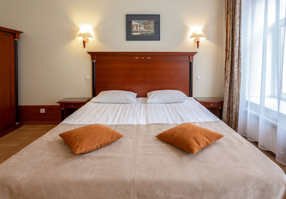 Kristoff Hotel - 1