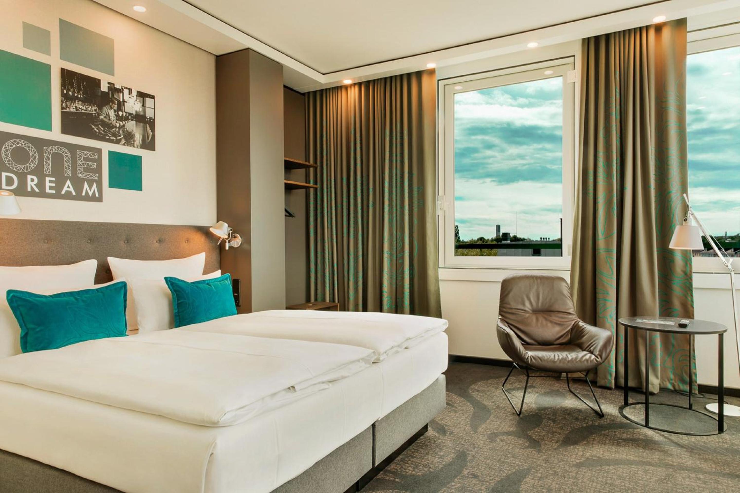 MOTEL ONE MUNICH-CAMPUS - 1