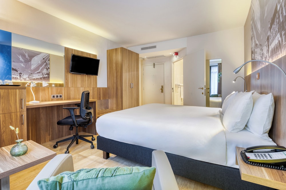 Holiday Inn Brussels Schuman by IHG - 1