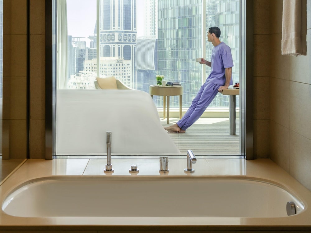 Pullman Doha West Bay - 1