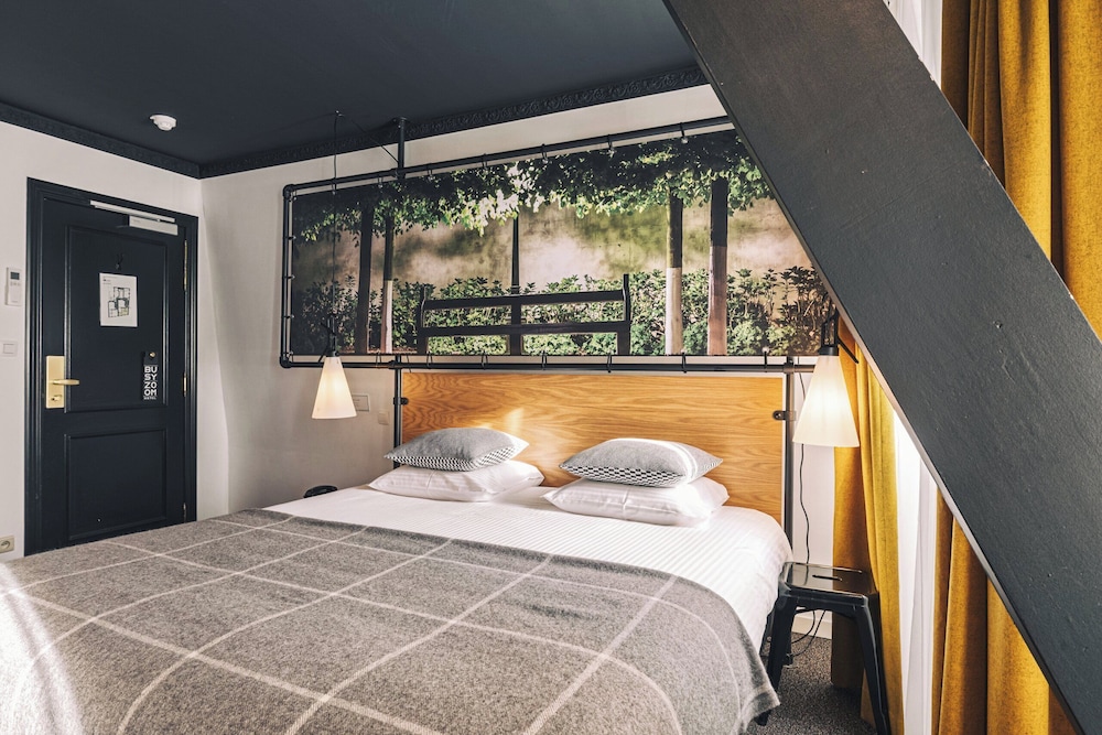 Zoom Hotel - 1