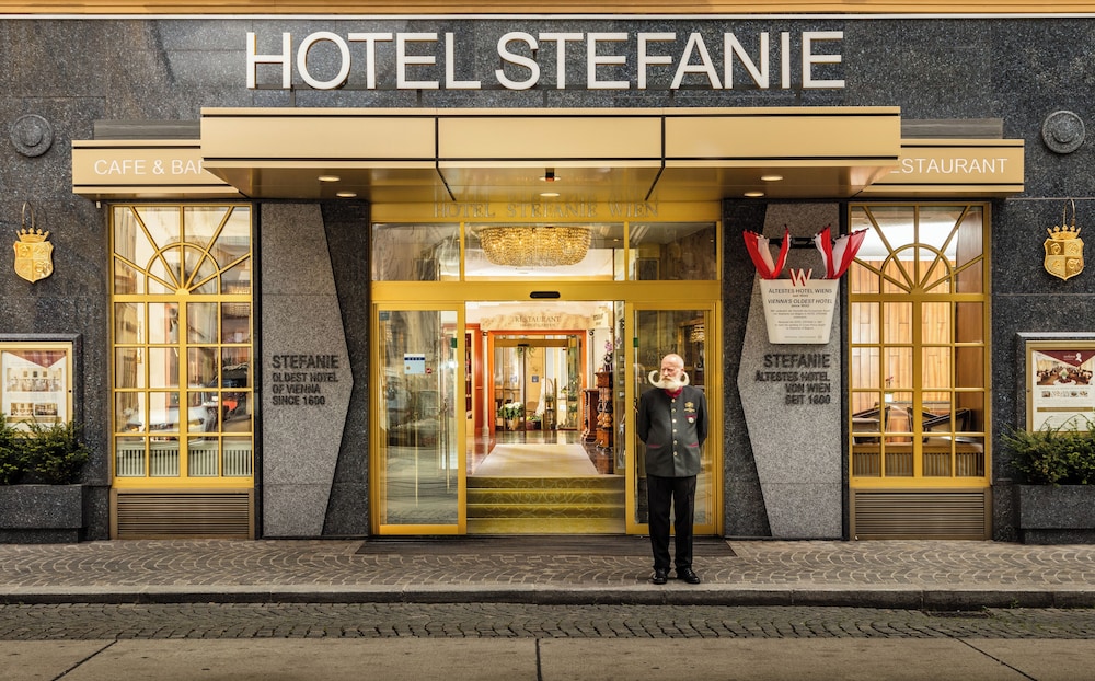 Hotel Stefanie - 1