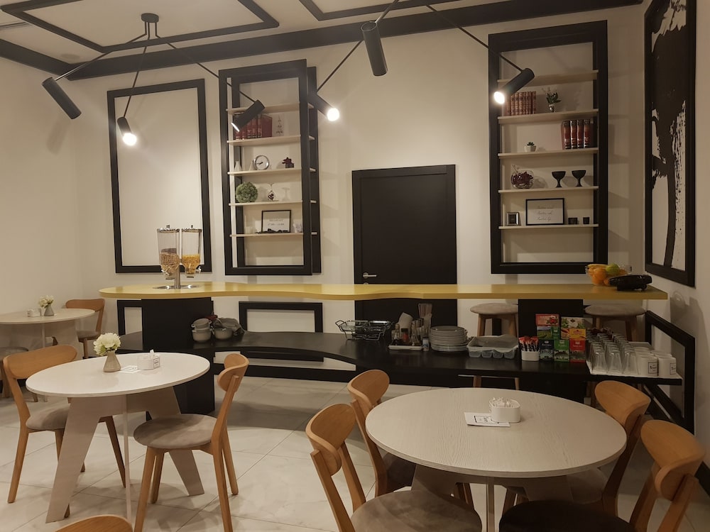 Hotel Story - 1
