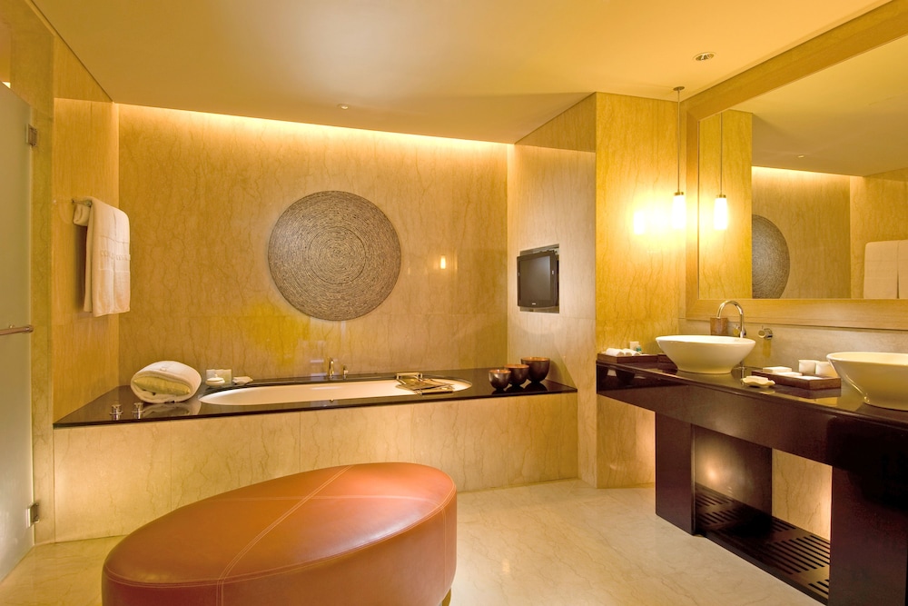 Conrad Bali - 1