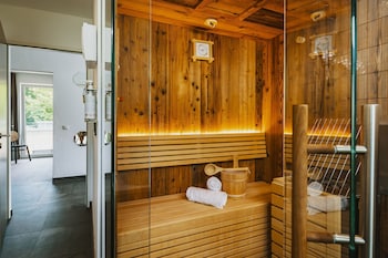 Nikolaus by AvenidA Panoramic Wellness Suites - 1
