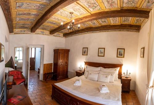HOTEL LORETA - 1