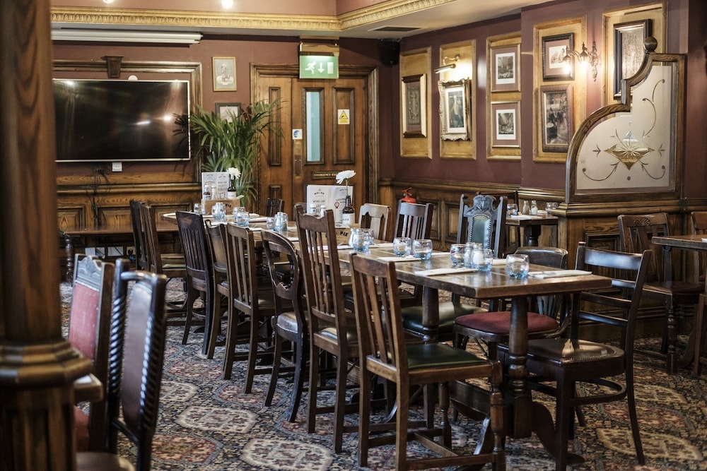 The Mad Hatter Hotel - 1