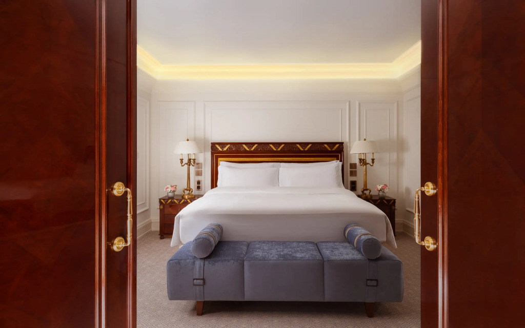 THE CARLTON MOSCOW - 1