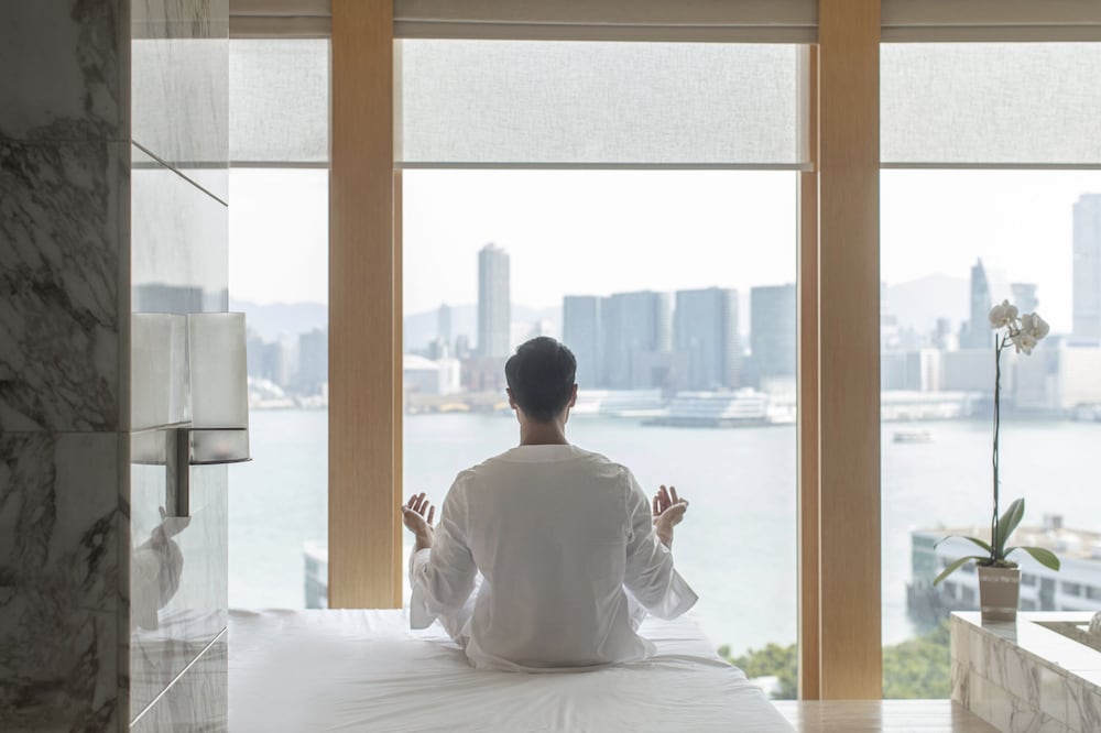Four Seasons Hotel Hong Kong - 1