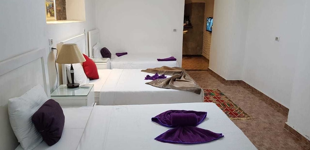 Nile Boutique - 1